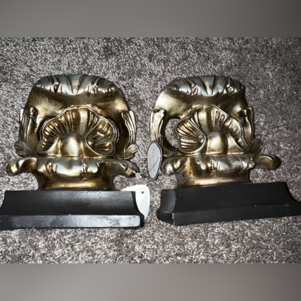 NIB 2 Small Acanthus Bookends